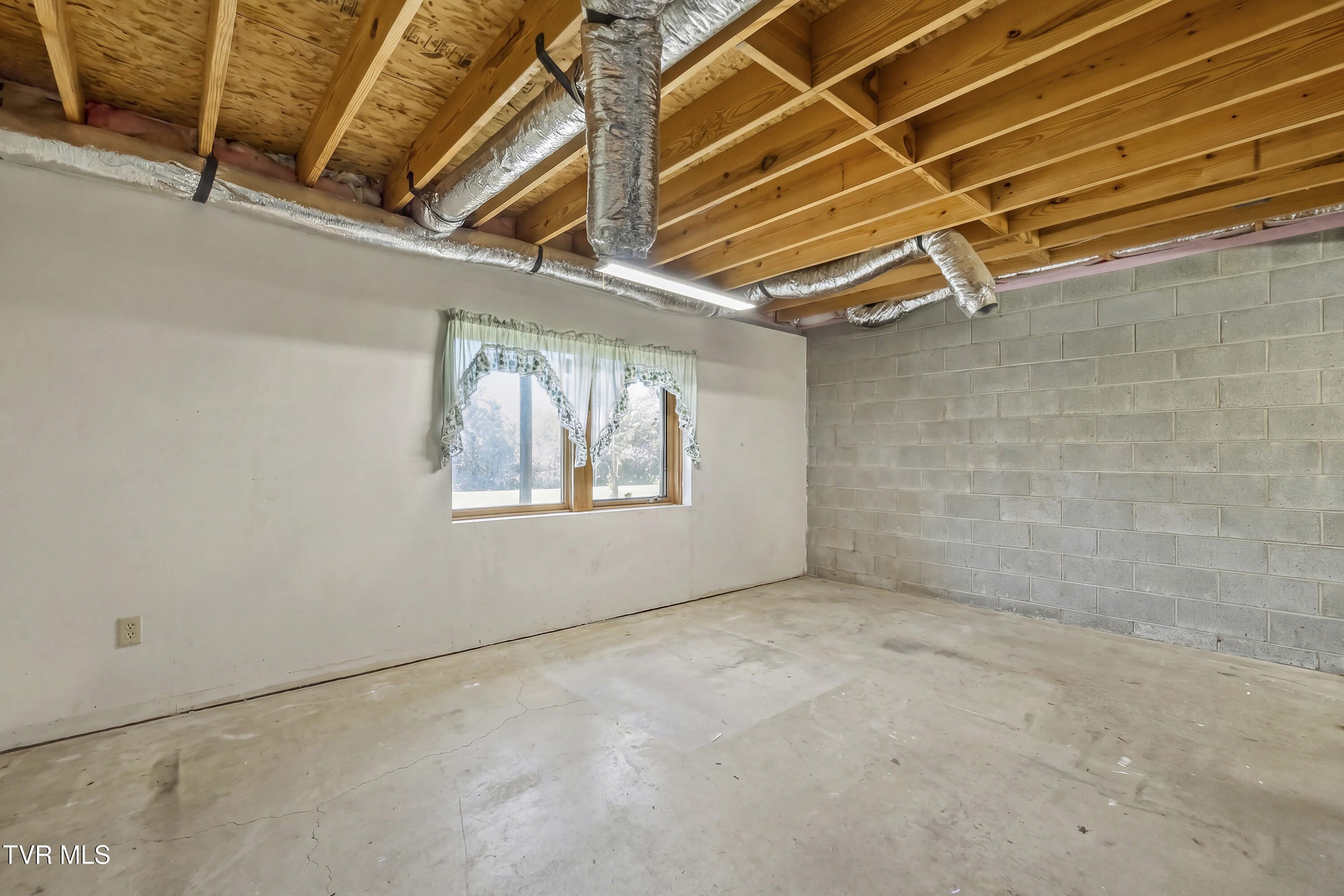 1600 Red Hill Road Greeneville, TN 37743 - Photo 60 of 73 Johnson office bedroom area
