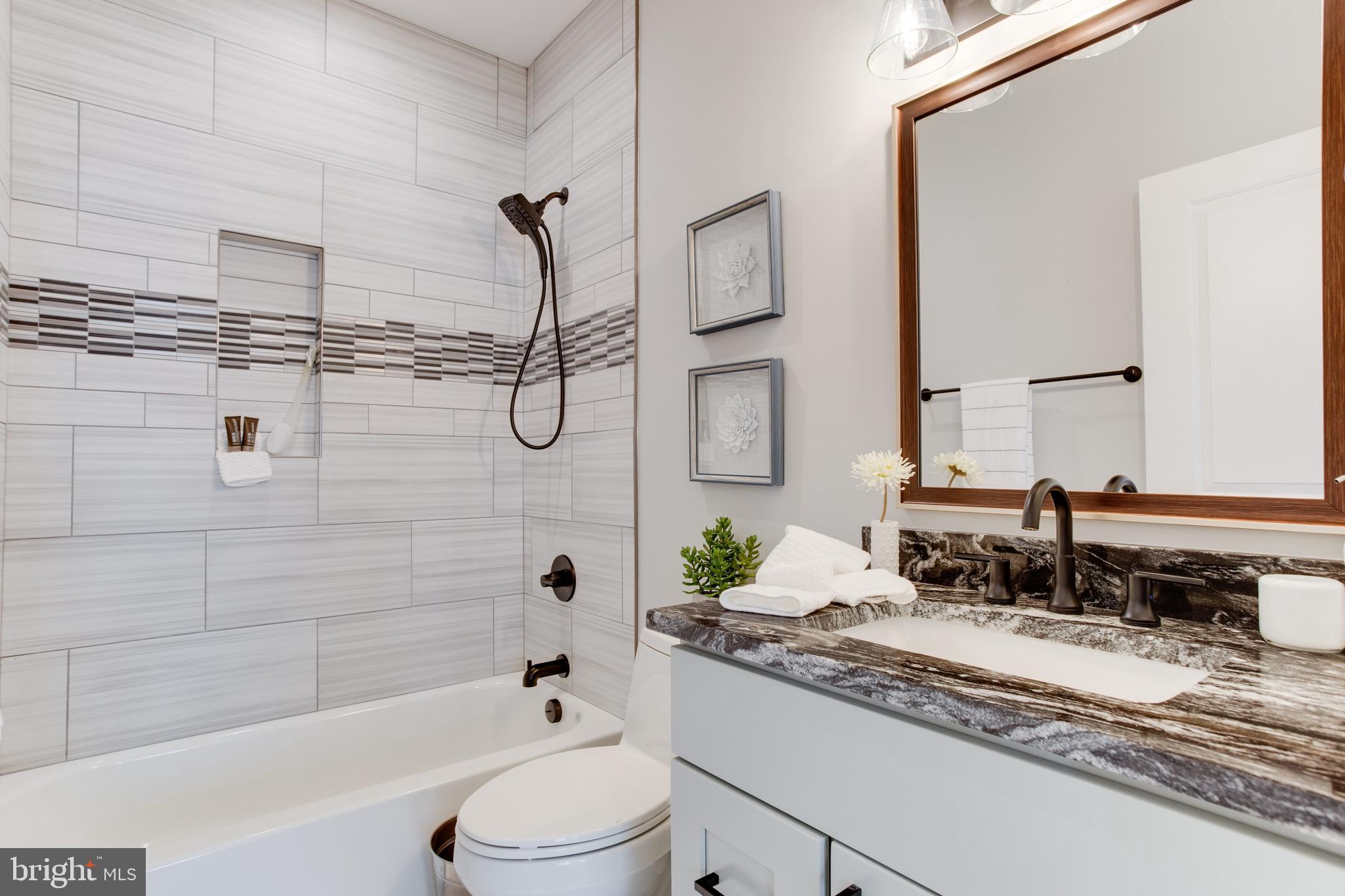 935 Williams Street Edgewater, MD 21037 - Photo 16 of 23 Guest Bathroom