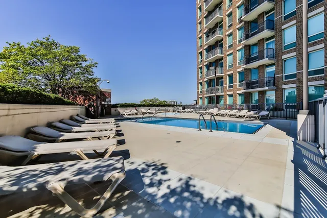 $3,200 | 600 North Kingsbury Street, Unit 1212, Chicago, IL 60654