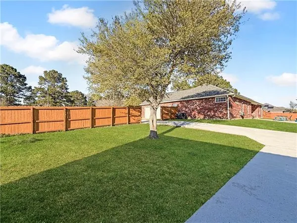 $325,000 | 545 Delia Drive, Leesville, LA 71446