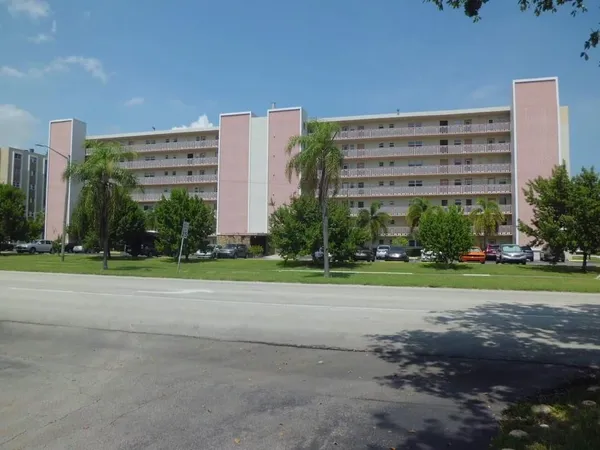 a view of a multi story building