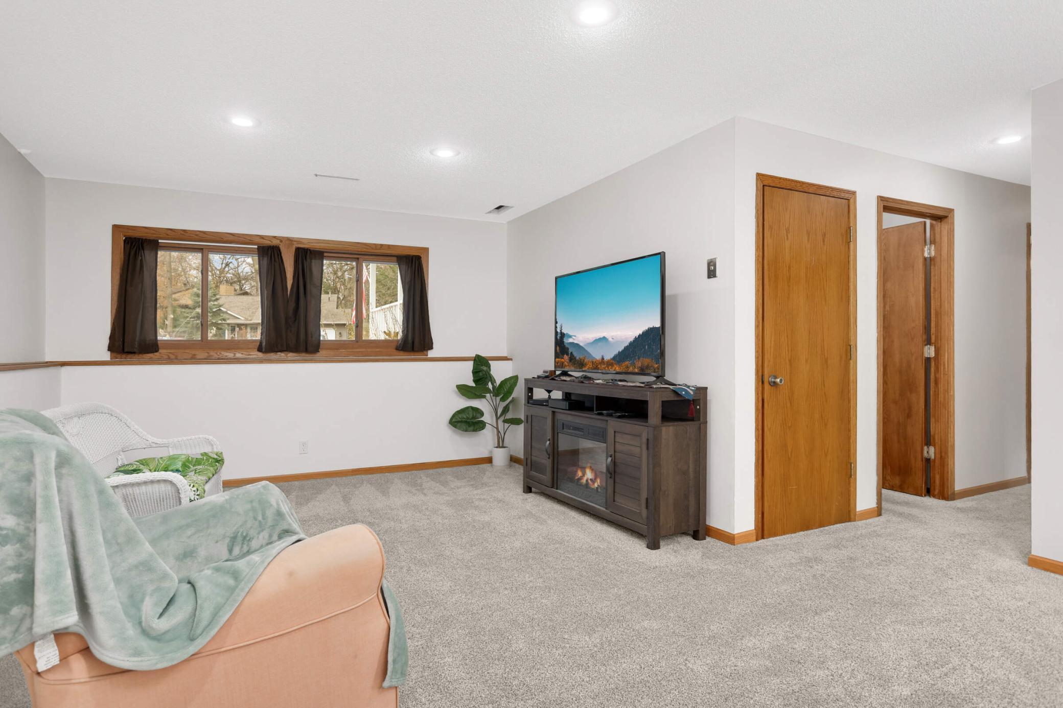 13360 Wellington Circle Champlin, MN 55316 - Photo 21 of 29