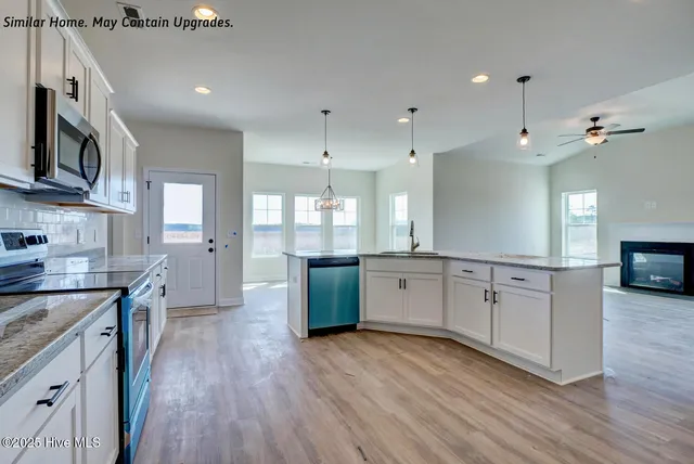 $527,600 | 2803 Belgrade-Swansboro Road, Maysville, NC 28555