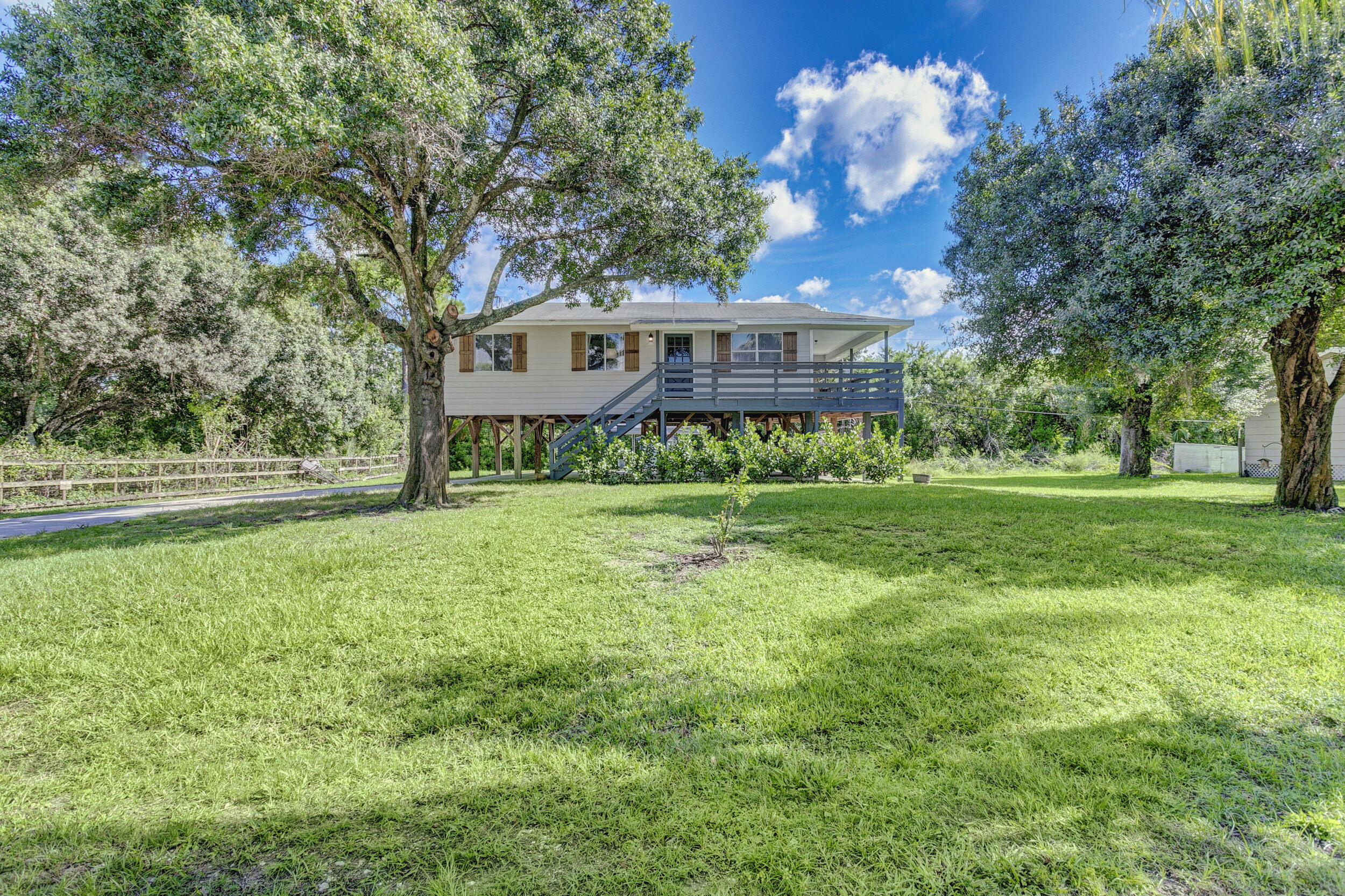 10693 Barn Road Lake Worth, FL 33449 - Photo 33 of 39 10693 Barn Road
