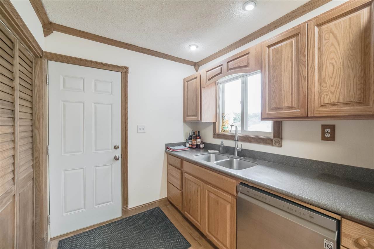 7411 East Potter Road Davison, MI 48423 - Photo 13 of 29 50039743-12.JPG