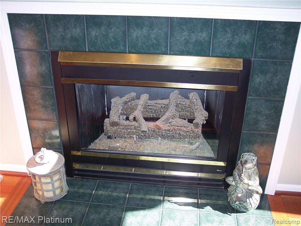 7508 Welle Road Brighton, MI 48116 - Photo 19 of 64 2004-06-08 17.10