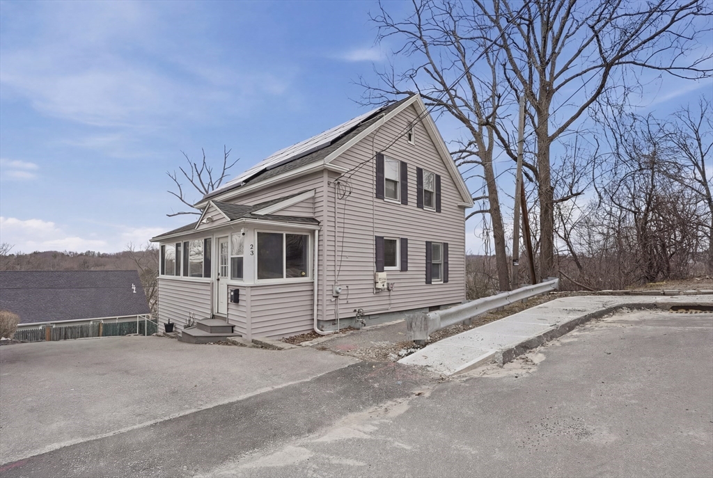 23 Dryden Street Worcester, MA 01605 - Photo 3 of 29