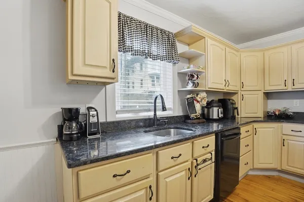 $410,000 | 23 Dryden Street, Worcester, MA 01605