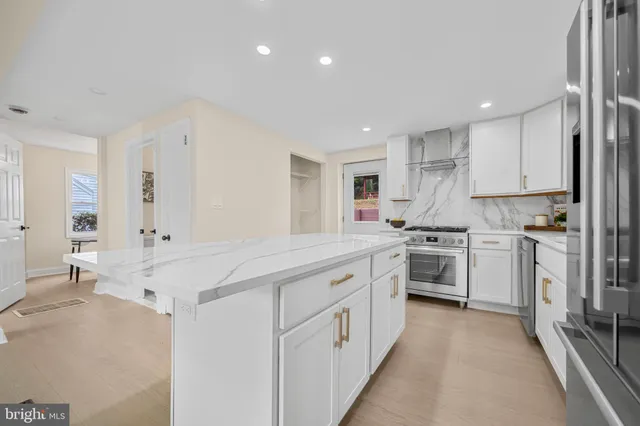 $1,150,000 | 1404 North Powhatan Street, Arlington, VA 22205