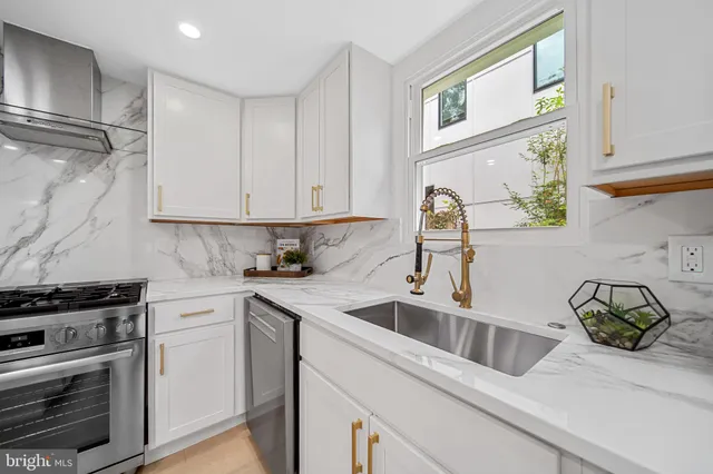 $1,150,000 | 1404 North Powhatan Street, Arlington, VA 22205