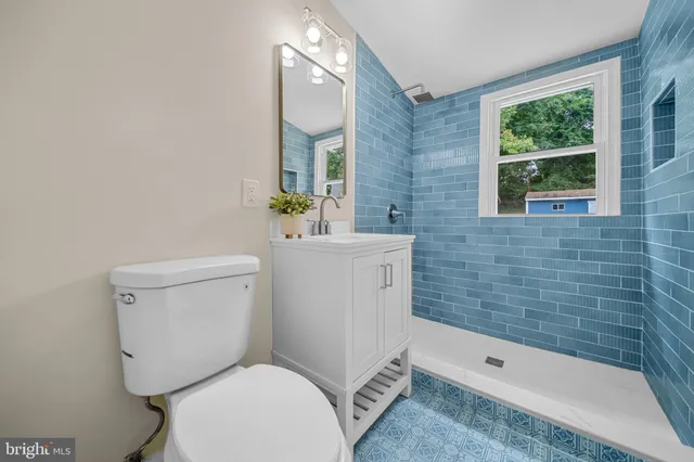 $1,150,000 | 1404 North Powhatan Street, Arlington, VA 22205