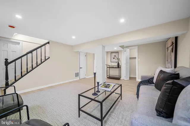 $1,150,000 | 1404 North Powhatan Street, Arlington, VA 22205