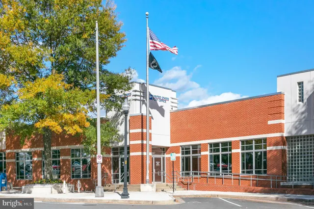 $1,150,000 | 1404 North Powhatan Street, Arlington, VA 22205