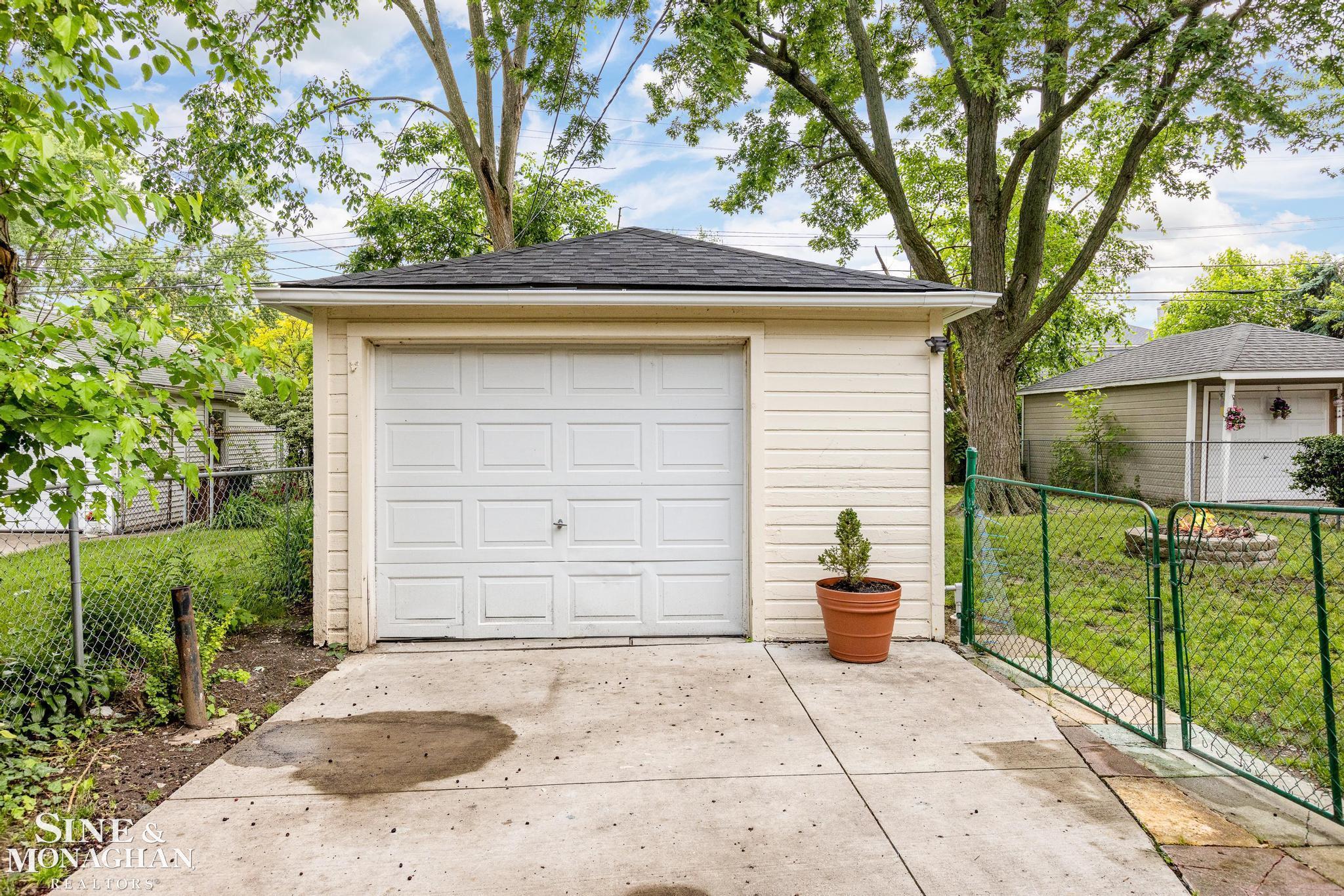 2119 Lancaster Street Grosse Pointe, MI 48236 - Photo 19 of 23