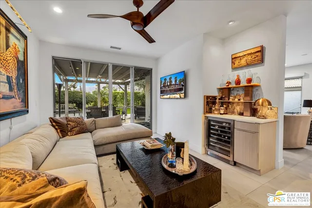 $9,500 | 605 East Sierra Way, Palm Springs, CA 92264