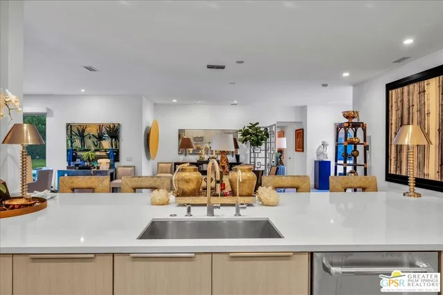 $9,500 | 605 East Sierra Way, Palm Springs, CA 92264