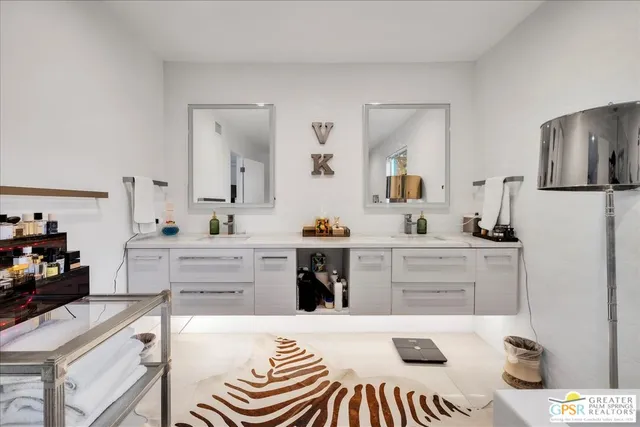 $9,500 | 605 East Sierra Way, Palm Springs, CA 92264