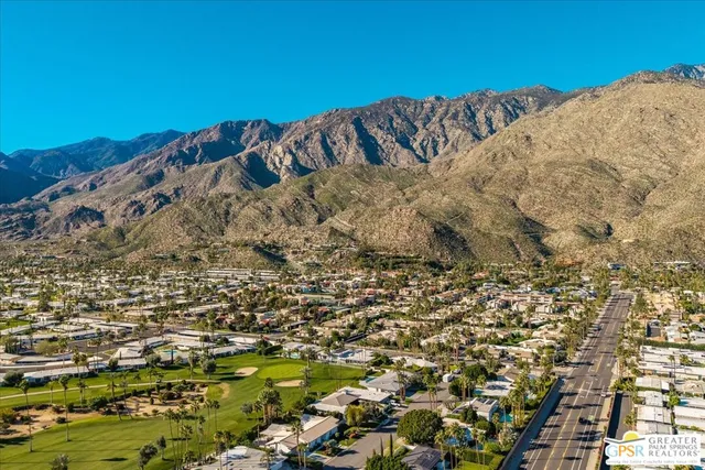 a view of outdoor space yard and porch