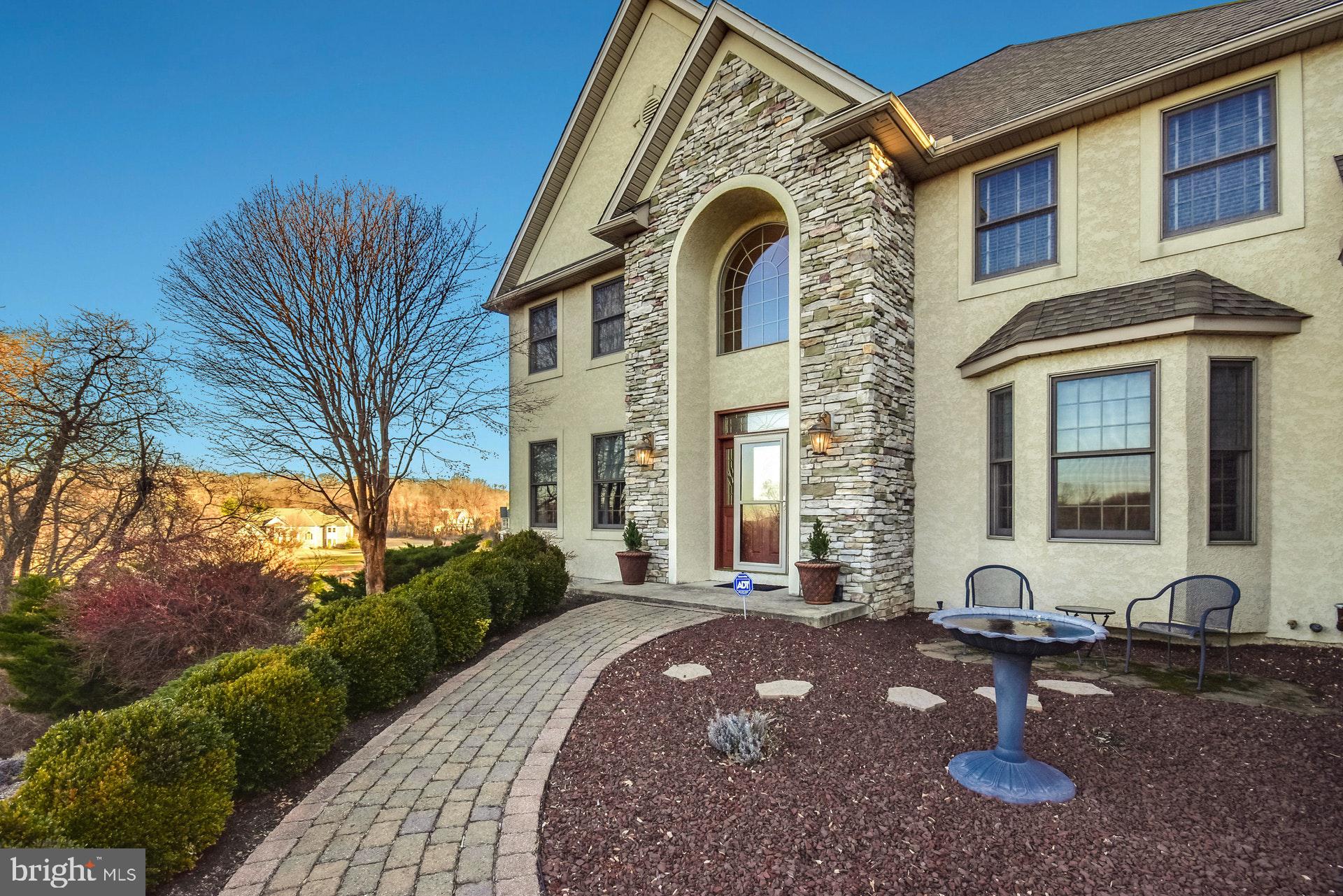 2077 Kally Ridge Road Hellertown, PA 18055 - Photo 3 of 38 Gallery Image 3