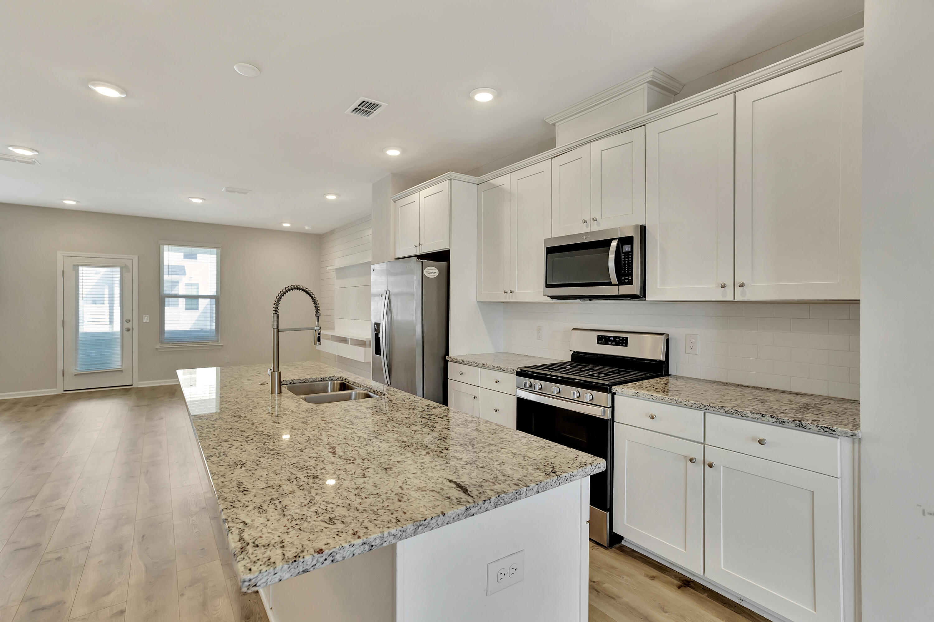 306 Pathfinder Way Charleston, SC 29492 - Photo 9 of 32