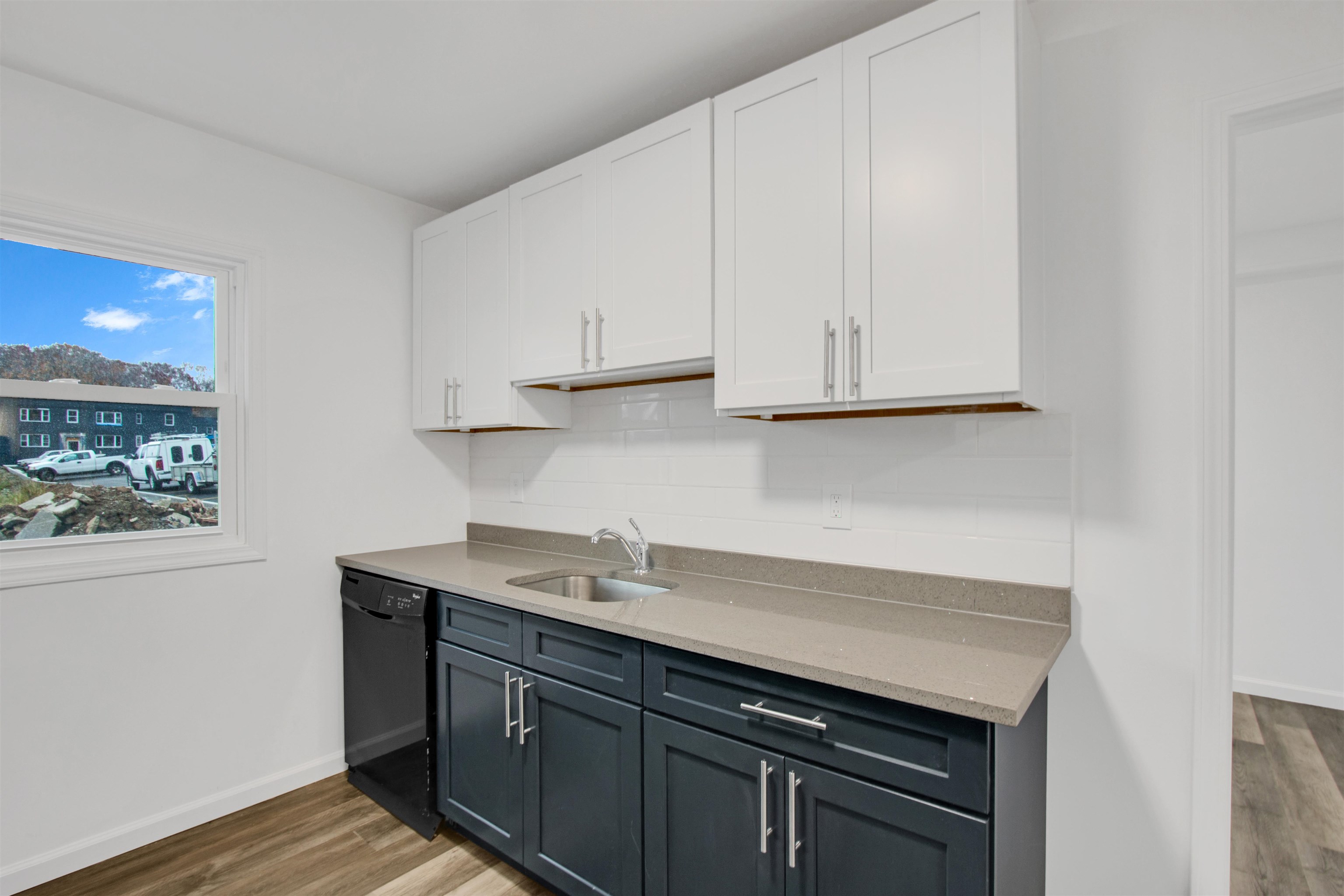 337 Sheffield Avenue, Unit APARTMENT A Flint, MI 48503 - Photo 4 of 7