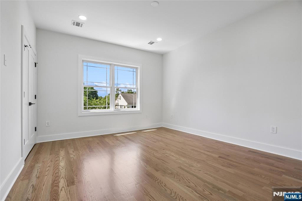 318 East Halsey Road Parsippany, NJ 07054 - Photo 22 of 38