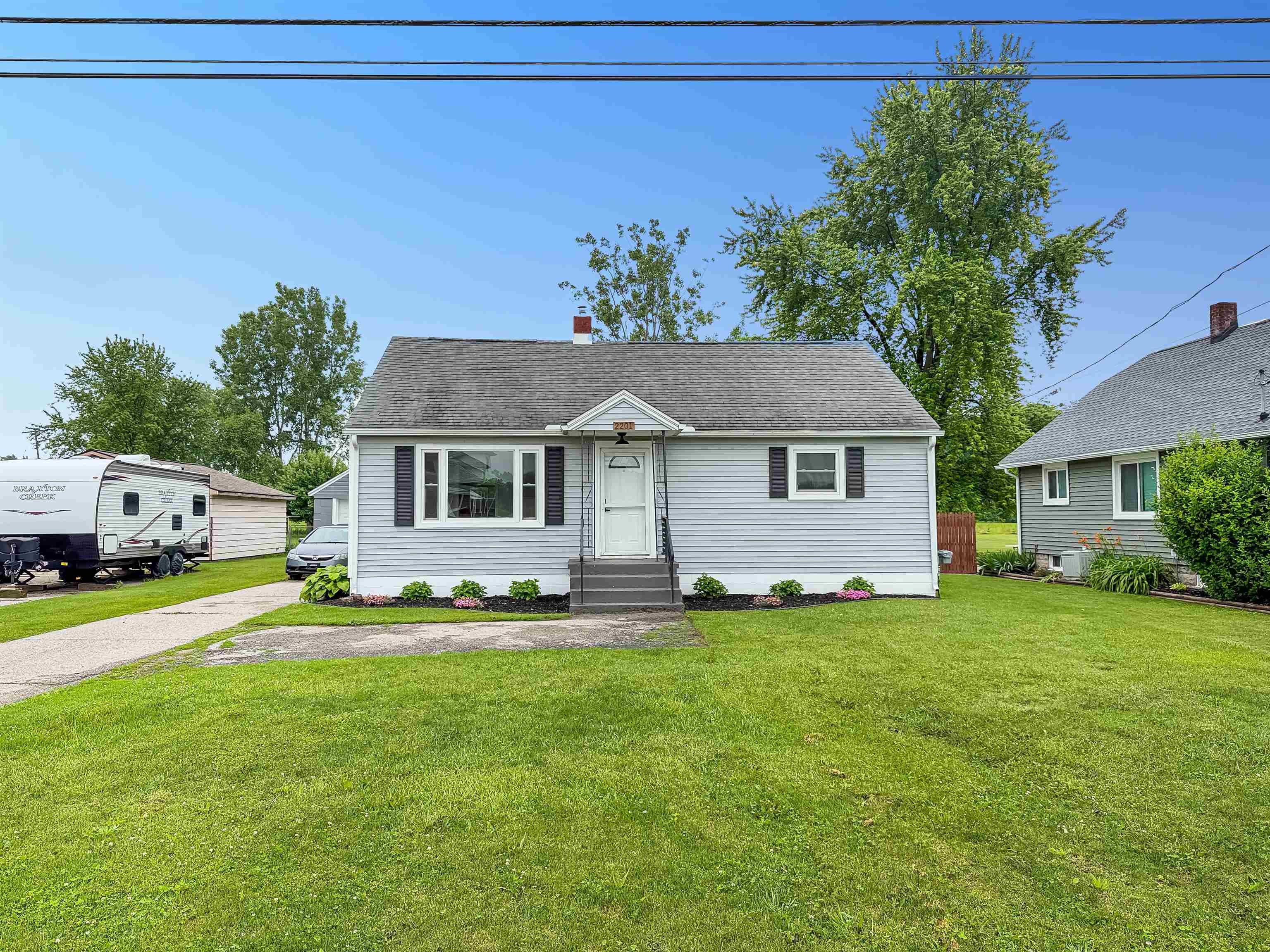 2201 West Midland Road Auburn, MI 48611 - Photo 2 of 21