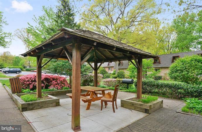 11612 Vantage Hill Road, Unit 12B Reston, VA 20190 - Photo 13 of 14 Gallery Image 13