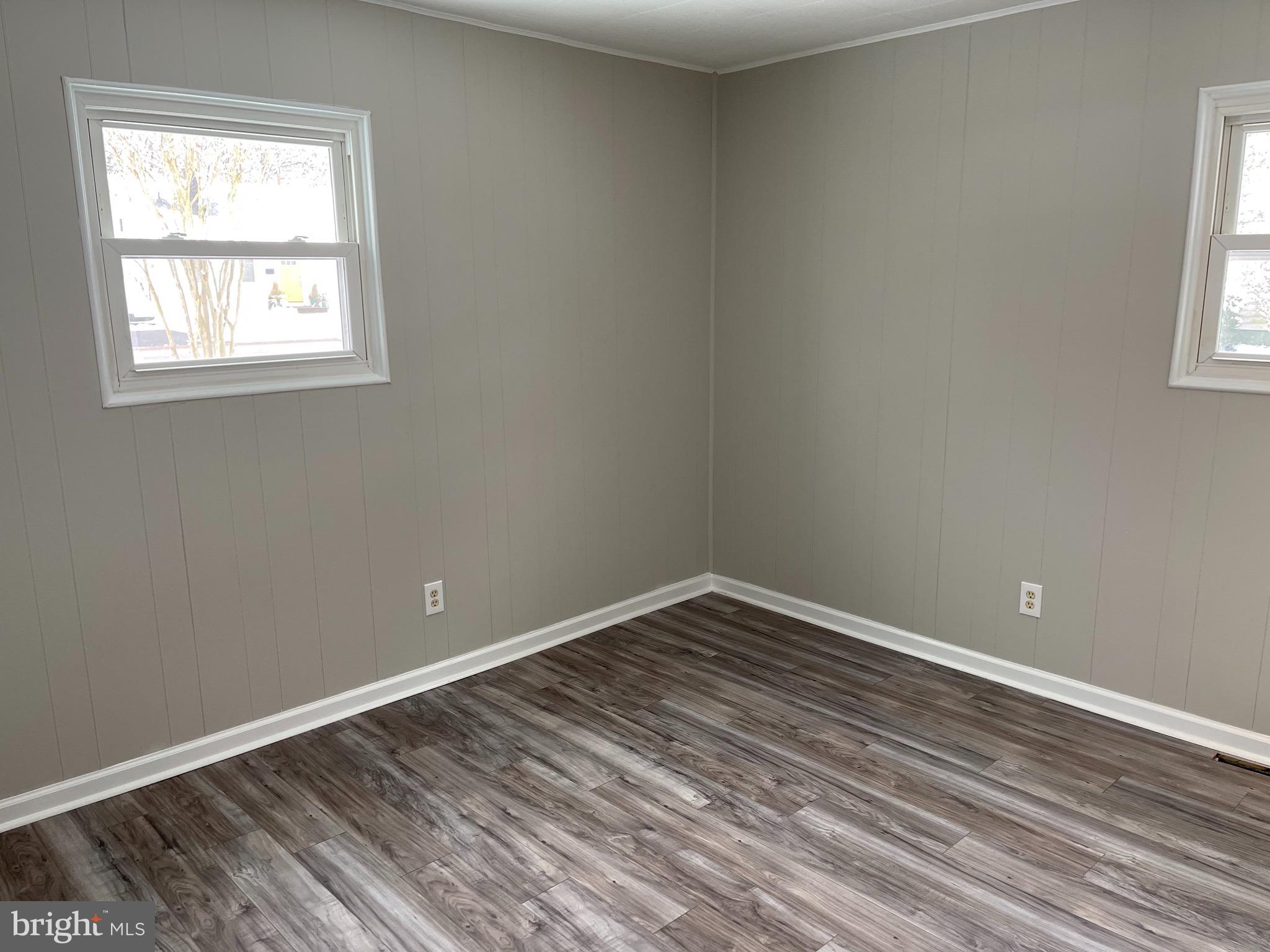 135 Garrett Road Newark, DE 19713 - Photo 24 of 32 an empty room with a window