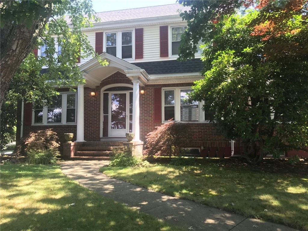 239 West Main Road Middletown, RI 02842 - Photo 1 of 50