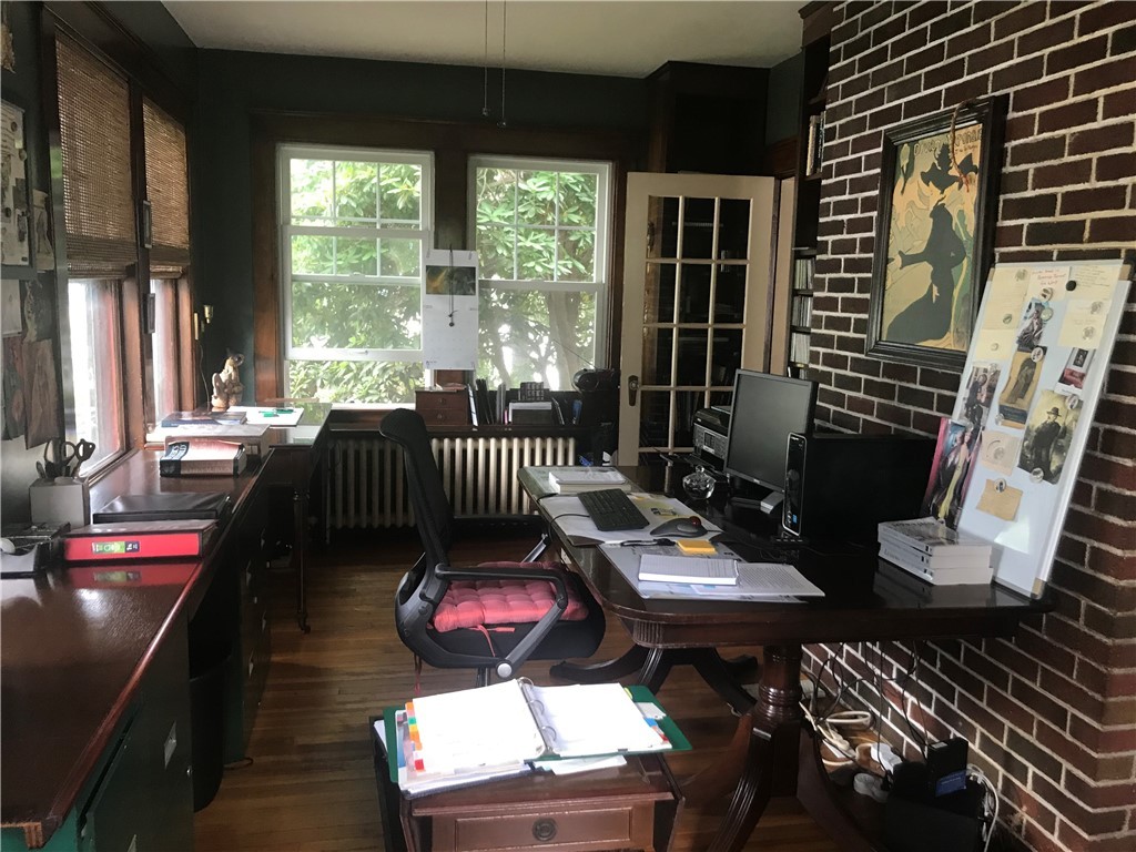 239 West Main Road Middletown, RI 02842 - Photo 11 of 50