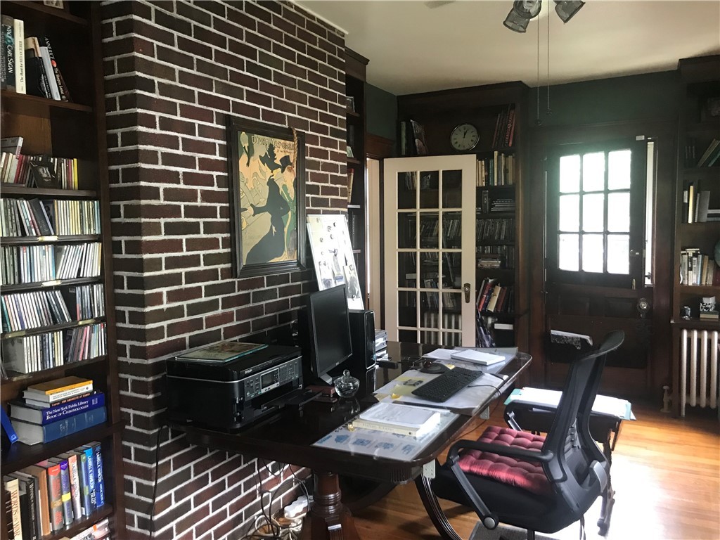 239 West Main Road Middletown, RI 02842 - Photo 12 of 50