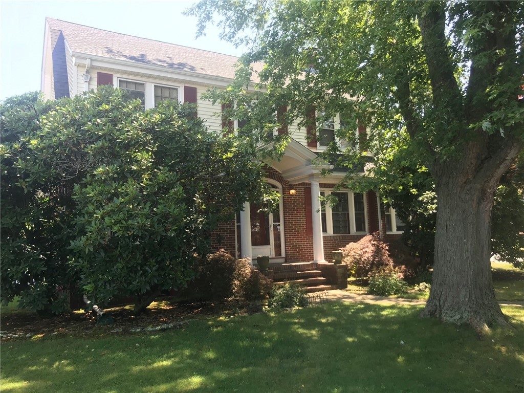 239 West Main Road Middletown, RI 02842 - Photo 2 of 50
