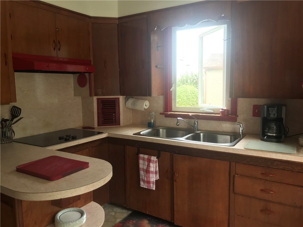 239 West Main Road Middletown, RI 02842 - Photo 21 of 50