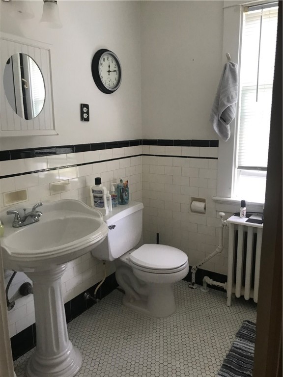 239 West Main Road Middletown, RI 02842 - Photo 26 of 50