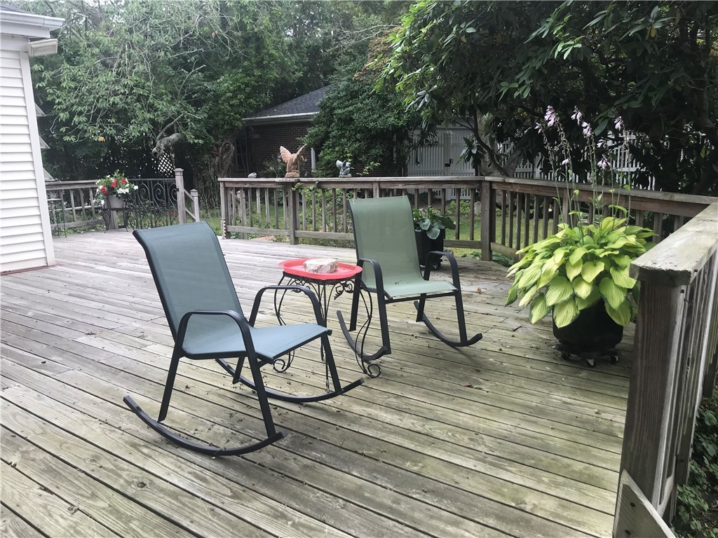 239 West Main Road Middletown, RI 02842 - Photo 47 of 50