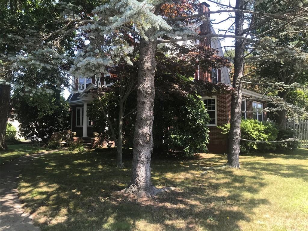 239 West Main Road Middletown, RI 02842 - Photo 48 of 50