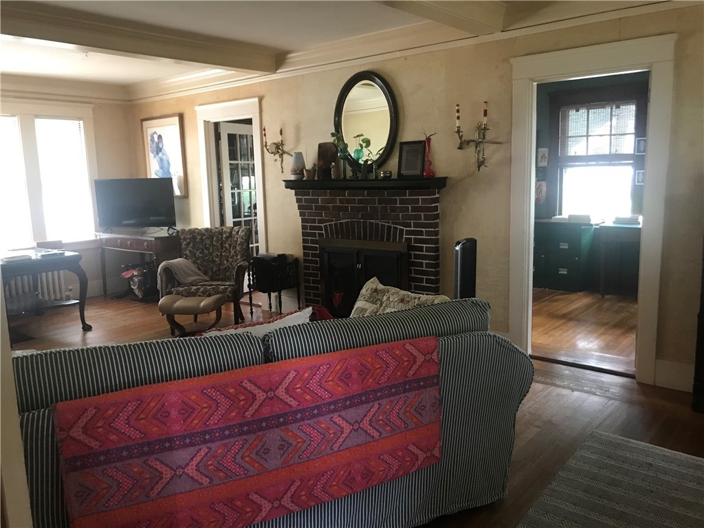 239 West Main Road Middletown, RI 02842 - Photo 8 of 50