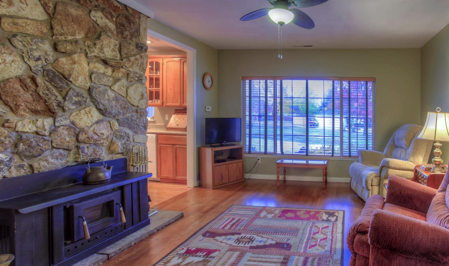 2425 Bell Court Medford, OR 97504 - Photo 12 of 34 Additional Photo