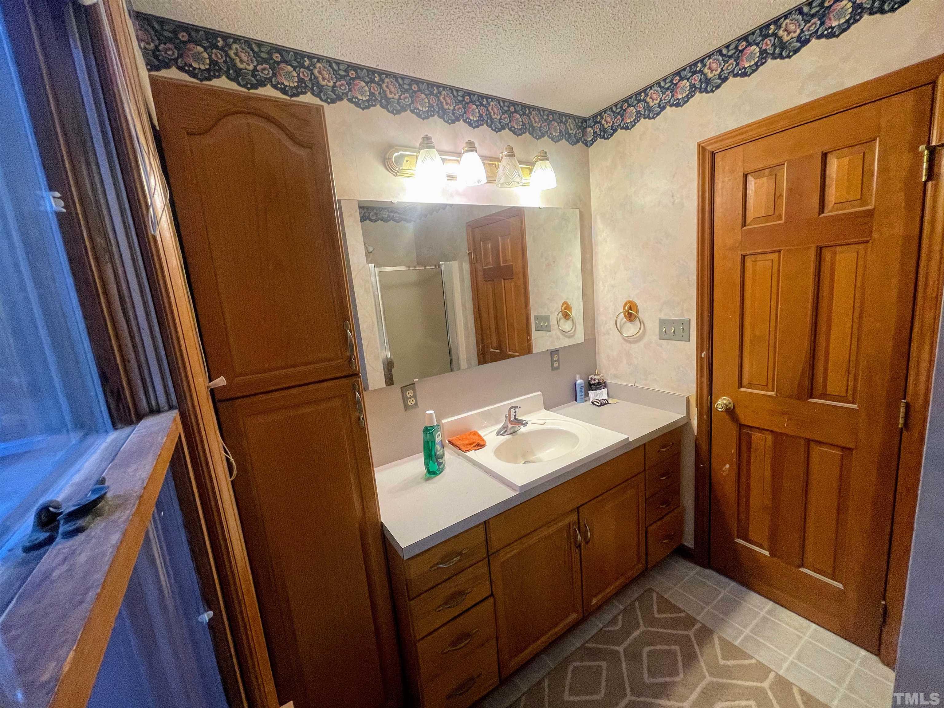 1009 Branchview Court Raleigh, NC 27610 - Photo 10 of 25 Gallery Image 10
