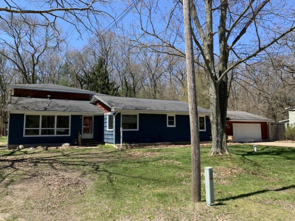 921 Andree Road Muskegon, MI 49445 - Photo 2 of 36 2