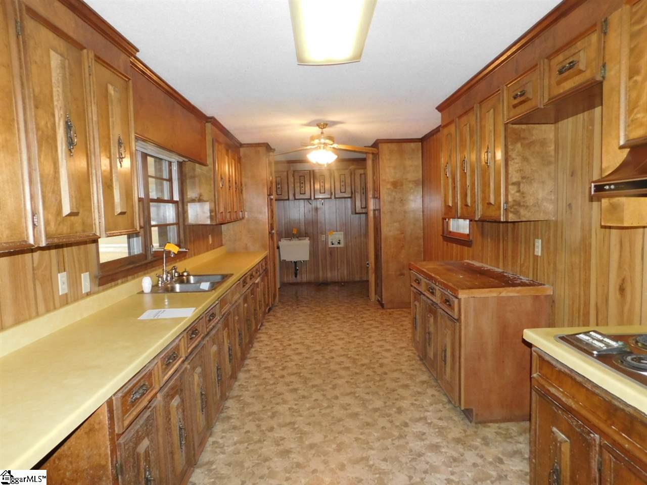 3610 Cokesbury Road Hodges, SC 29653 - Photo 3 of 17