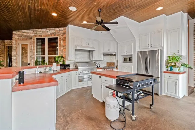 $1,374,000 | 1154 Miller Farm Road, Natchitoches, LA 71457