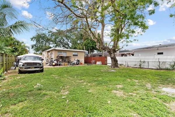 $3,700 | 2434 McKinley Street, Hollywood, FL 33020
