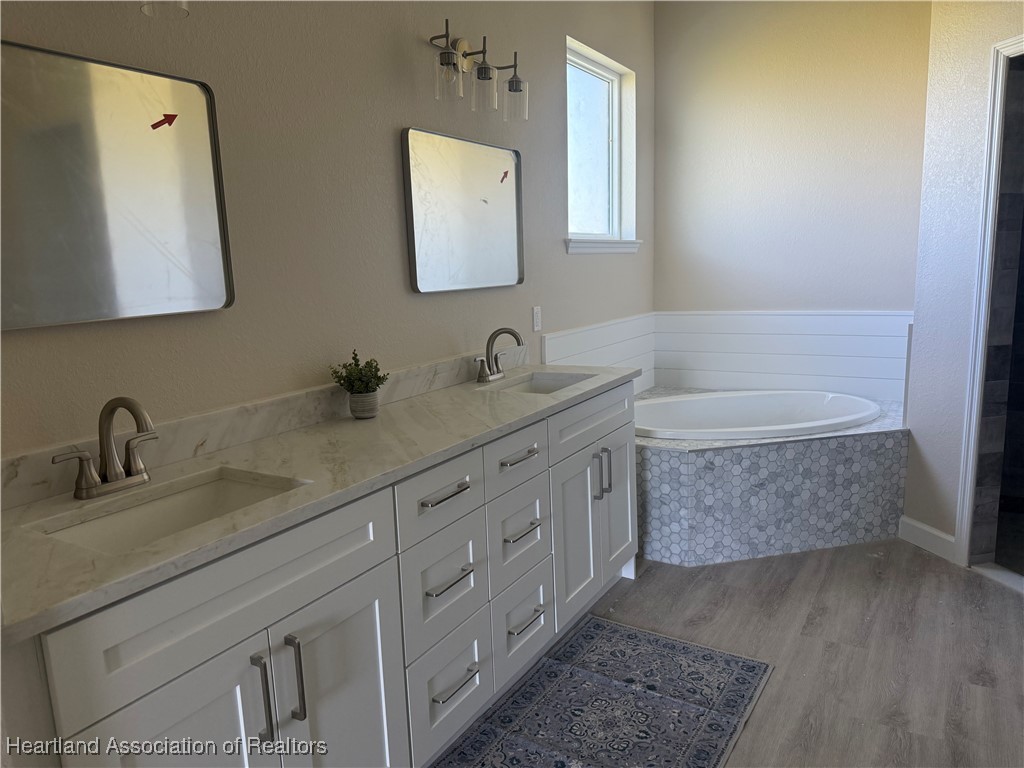 8300 Granada Road Sebring, FL 33876 - Photo 17 of 50 MASTER BATHROOM