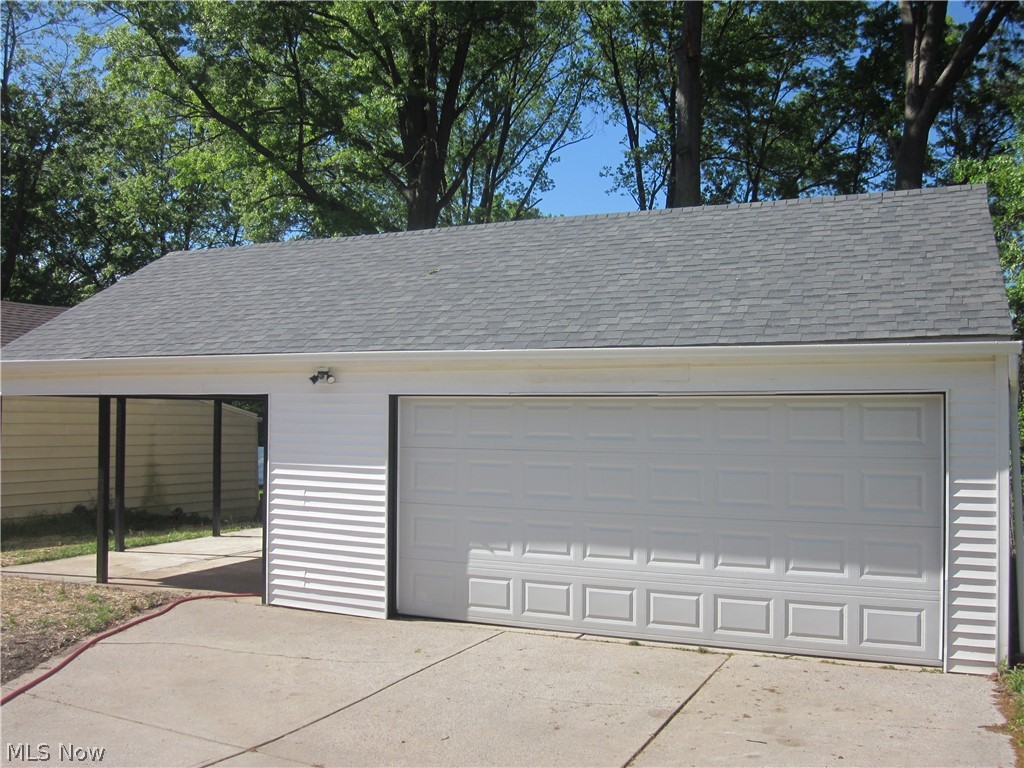 1810 Lorimer Road Cleveland, OH 44134 - Photo 5 of 47 View of garage
