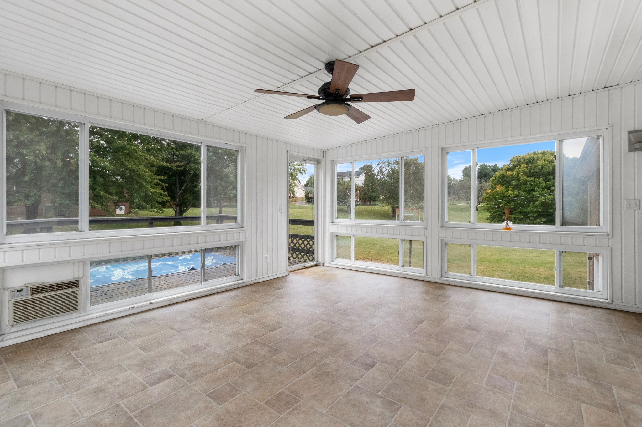 521 Sango Road Clarksville, TN 37043 - Photo 29 of 46 an empty room with windows