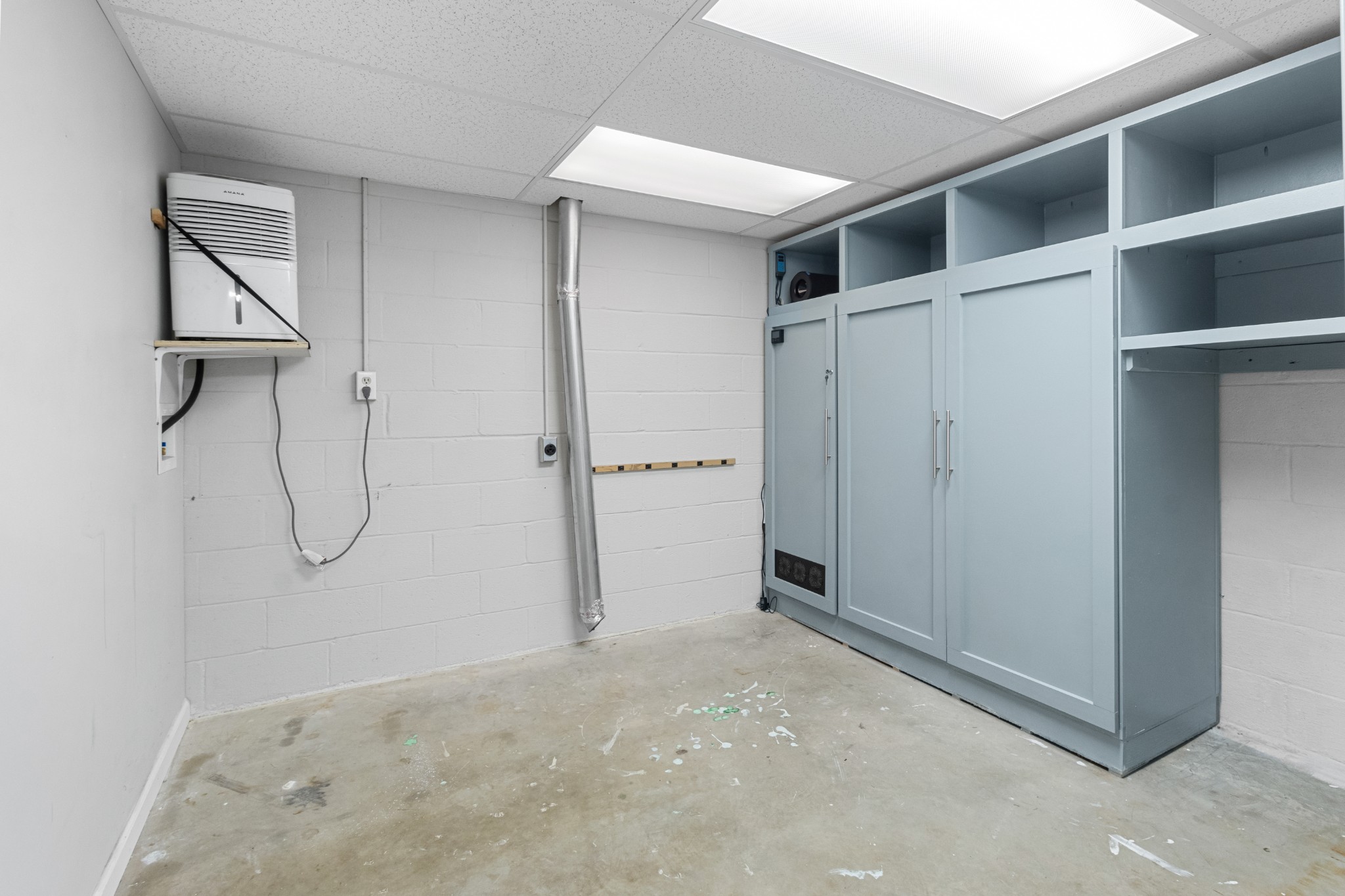 521 Sango Road Clarksville, TN 37043 - Photo 36 of 46 a view of a room with shelves