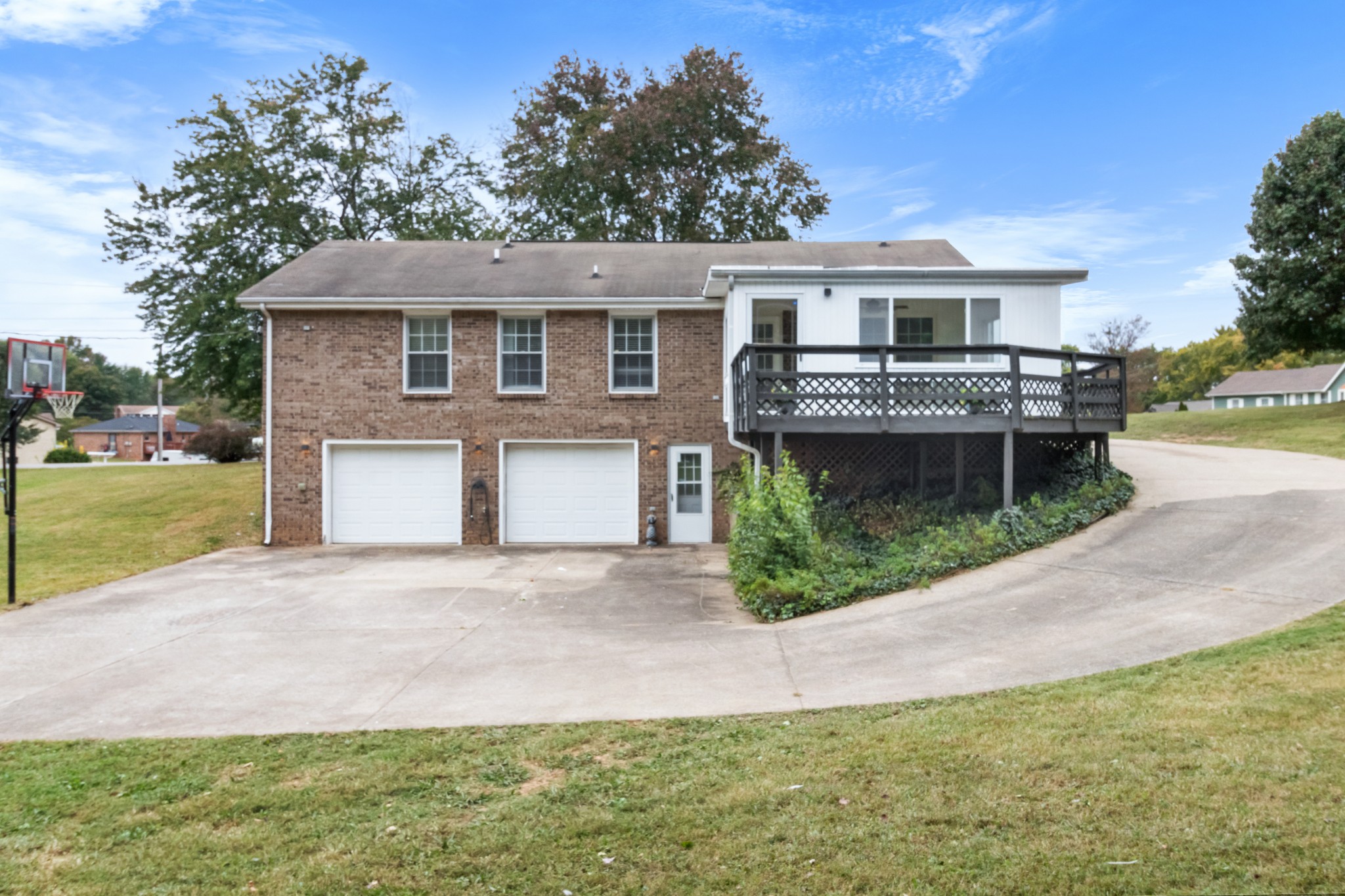 521 Sango Road Clarksville, TN 37043 - Photo 39 of 46 a front view of a house with a yard and garage