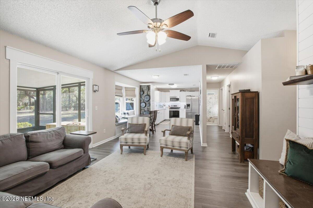 2822 Eagle Point Road Middleburg, FL 32068 - Photo 4 of 29 04-Living Room